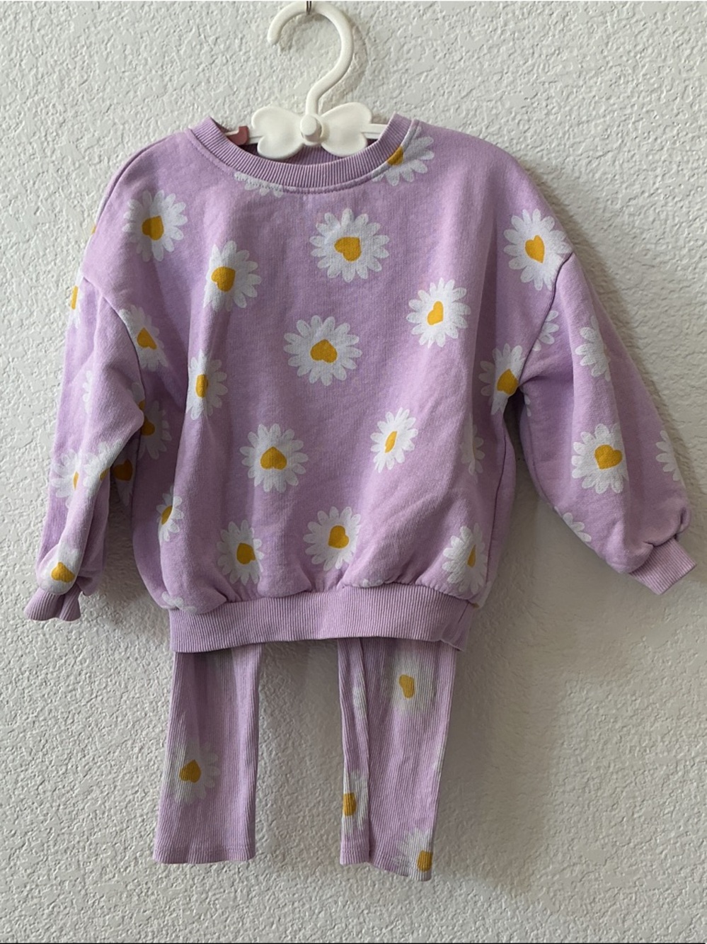 Zara Girl’s Lilac Daisy Print Sweatshirt & Leggings Set Size 4T